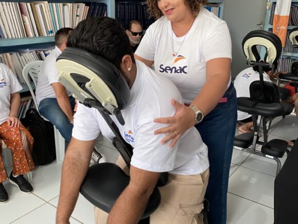 Instituto dos Cegos firma parceria com o SENAC para curso de Quick Massagem
